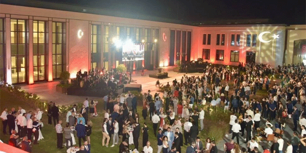 Cumhurbakanlnda Bar ve zgrlk Bayram resepsiyonu