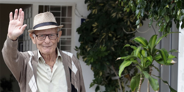 Efsanevi futbolcu Sevim Ebeo�lu hayat�n� kaybetti 