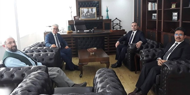 Trk Tarih Kurumu Bakan Yardmcs Krpk, Din leri Bakan Atalay' ziyaret etti 
