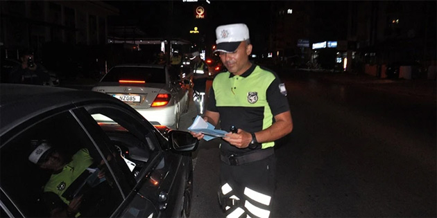 ALTI S�R�C� TUTUKLANDI 