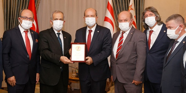 Cumhurba�kan� Tatar, T�rkiye Gazeteciler Federasyonu yetkililerini kabul etti 