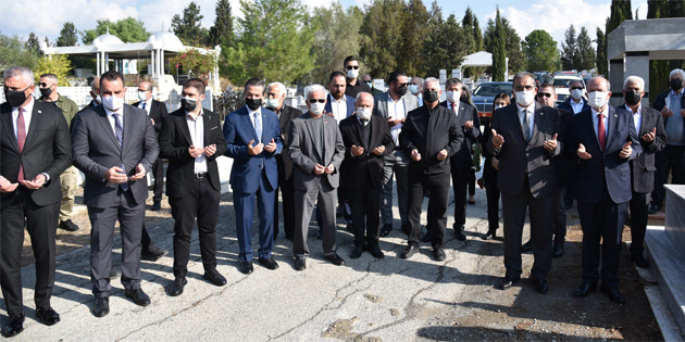Salih Miro�lu, kabri ba��nda an�ld� 