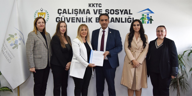 Gardiyano�lu, Kamusen Kad�n ve �ocuk Haklar� Komitesi �yelerini kabul etti