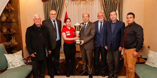 Tatar, Bilardo Federasyonu ynetimi ve milli sporcu Ghaffari’yi kabul etti