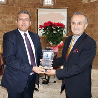 Ara�t�rmac� - Yazar Metin Erdo�an “Atat�rk’�n Y�r�yen K��k�”n� anlatt� 