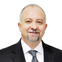 Kuzey K�br�s Turkcell’in yeni Genel M�d�r� �smet Yaz�c� 