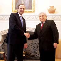 Samaras yakndan izliyor 