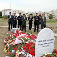 T�rkiye Gen�lik Konfederasyonu, Denkta�’�n kabrini ziyaret etti