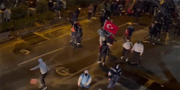 Sara�hane'de izinsiz g�steri yaparak polise sald�ran gruba m�dahale edildi