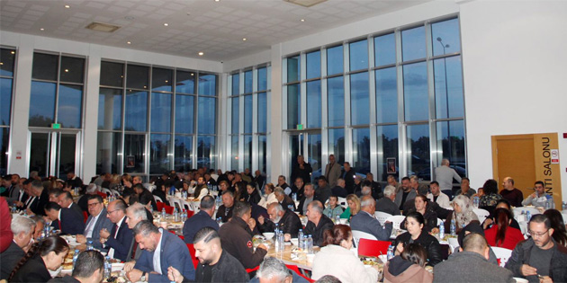 Beyarmudu Belediyesi’nden b�lge halk�na iftar yeme�i 