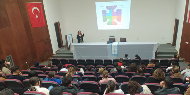 “Hemirelikte Bilme Yollar” konferans