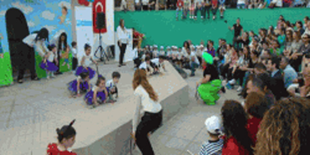 SOS'ten Mutlu �ocuk �enli�i