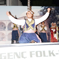 Folk-Der’de yeni d�nem ba�lad�