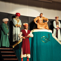 “Padi�ah-� Hal-i Osman” G�zelyurt’ta sahnelendi 