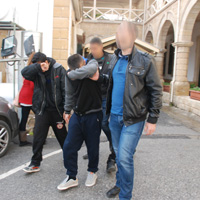 POL�S KAYNA�IN PE��NDE 