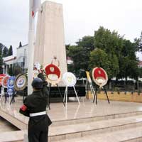 �ehitlerimizi and�k