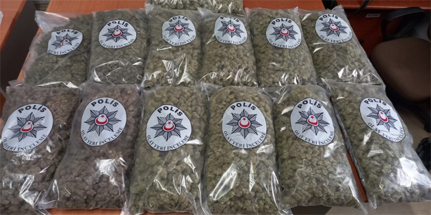 Ercan Havaliman’nda yolcu valizinde 13 kilogram uyuturucu tespit edildi 
