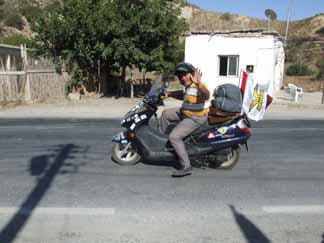 Motorlu a Kuzey’i tantyor 