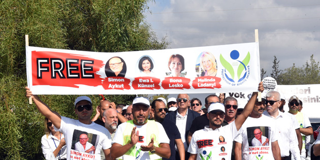 RUMLARIN EL�NDE D�RT S�YAS� REH�NE 
