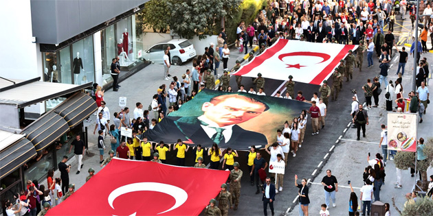 Bakent Lefkoa’da “Cumhuriyet Korteji” dzenlendi 