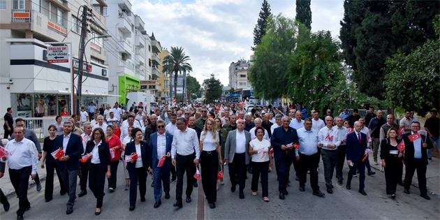 Bakent Lefkoa’da “Cumhuriyet Korteji” dzenlendi 