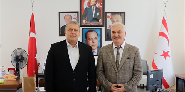 Eski Ayvac�k Belediye Ba�kan� Erkan Avc�, Gazima�usa Belediye Ba�kan� �smail Arter’i ziyaret etti 