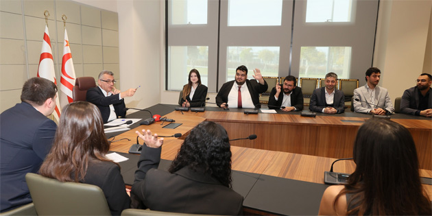 Erh�rman, Ekonomik �rg�tlerler ve baz� akademisyenlerle g�r��t�