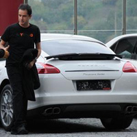 Acun 4 kap�l� Porsche ald� 