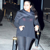 Sibel Can’�n k�z� gezmelerde 