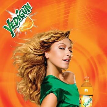 Hadise yeni reklam filminde oynad  