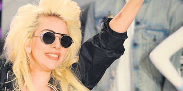 Gaga'dan hayr iin giyim koleksiyonu 