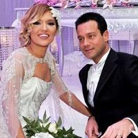 �nder Bekensir podyumda