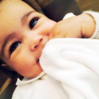 Bebeinin fotorafn paylat 