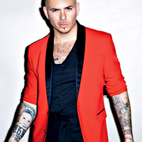 Pitbull geliyor 