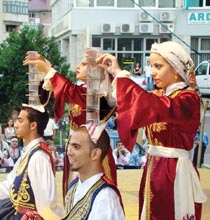 FOLK-DER ‘yeni kay�tlara’ ba�lad�