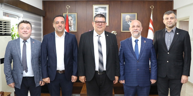 Maliye Bakan� Berova ��AD heyetini kabul etti