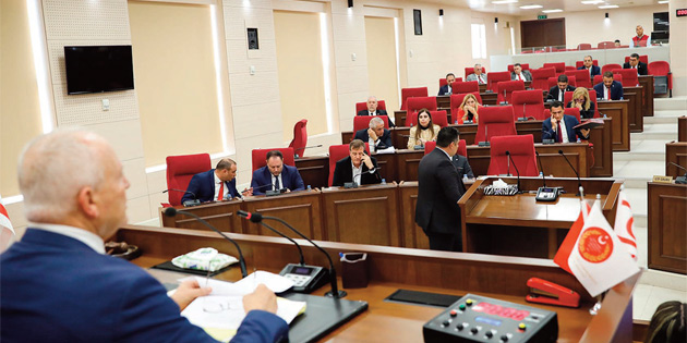 YAPTIKLARI SKANDAL HATAYI TEMZLEMEK N UZLATILAR 