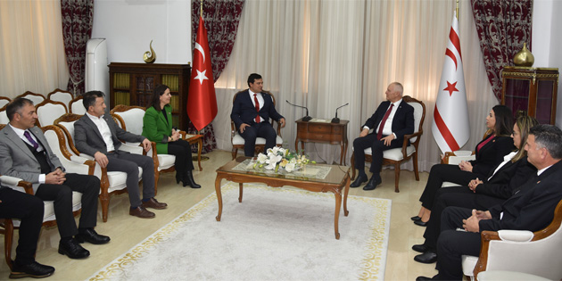 Meclis Bakan Tre, Uak Belediye Bakan Mehmet akn ve beraberindeki heyeti kabul etti 