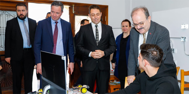 T�rkiye Cumhuriyeti K�lt�r ve Turizm Bakan Yard�mc�s� �am �ZEB-MEM’i ziyaret etti