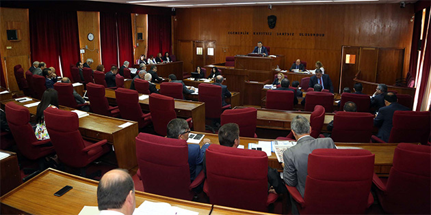 MECL�S'TE DERNEKLER YASASI GERG�NL���
