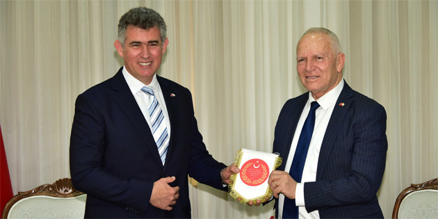 Feyzio�lu, T�RKPA’ya g�zlemci �yeli�i kutlamak amac�yla Cumhuriyet Meclisi Ba�kan� T�re’yi ziyaret etti