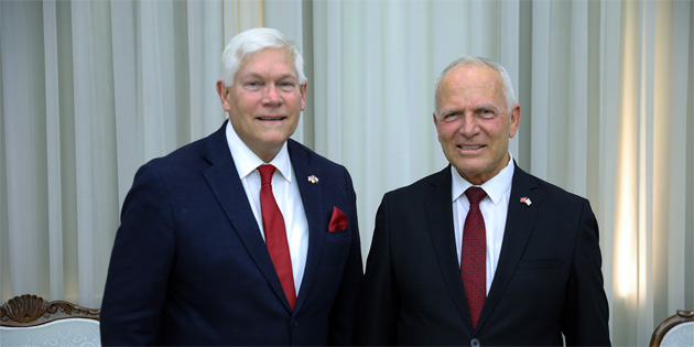 Tre, ABD Temsilciler Meclisi yesi Sessions’ kabul etti 