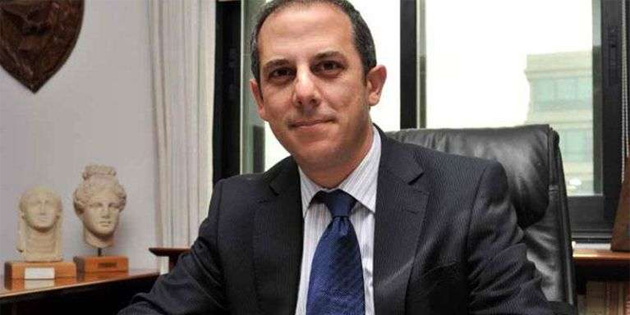 Eski Rum Bakan Dimitriadis'e “Alt�n Pasaport” soru�turmas�