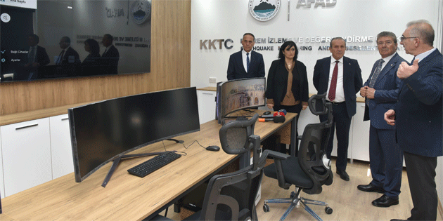 Ba�bakan �stel, “KKTC Deprem �zleme ve De�erlendirme Merkezi”ni ziyaret etti, incelemelerde bulundu