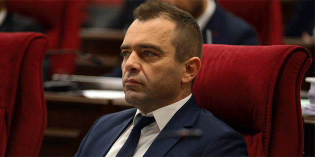 �ahiner, yap�lmas� planlanan yeni yasal d�zenlemeyi ele�tirdi: “KKTC vatanda�lar�n�n kumarhanelere girebilmesinin �n� a��lacak”