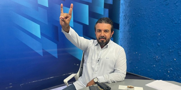 UEFA KARARINA CANLI YAYINDA BOZKURT SELAMI �LE PROTESTO! 