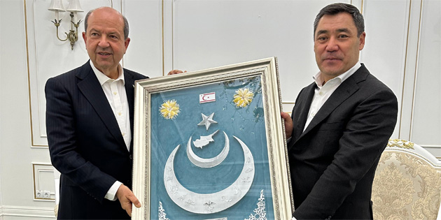 Cumhurbakan Tatar, Krgzistan Cumhurbakan Caparov ile grt