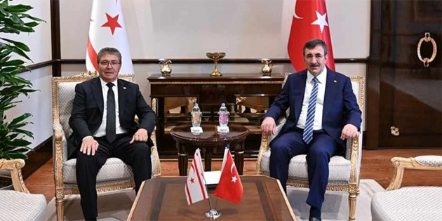 Babakan stel, Cevdet Ylmaz ile bir araya geldi