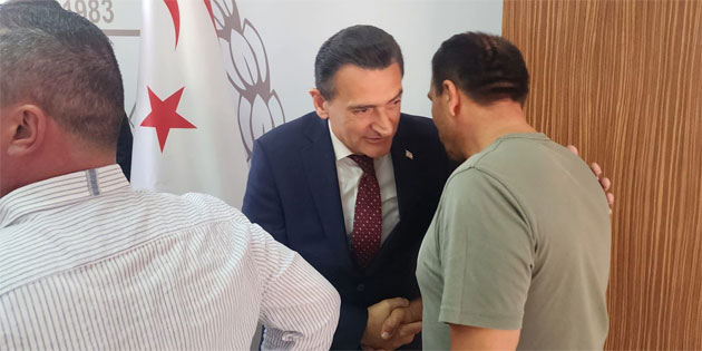��i�leri Bakan� Dursun O�uz, Kurban Bayram� dolay�s�yla personelle bayramla�t�
