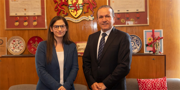 Atao�lu’ndan �ngiltere Parlamentosu’na girmeye hak kazanan �al��kan’a tebrik